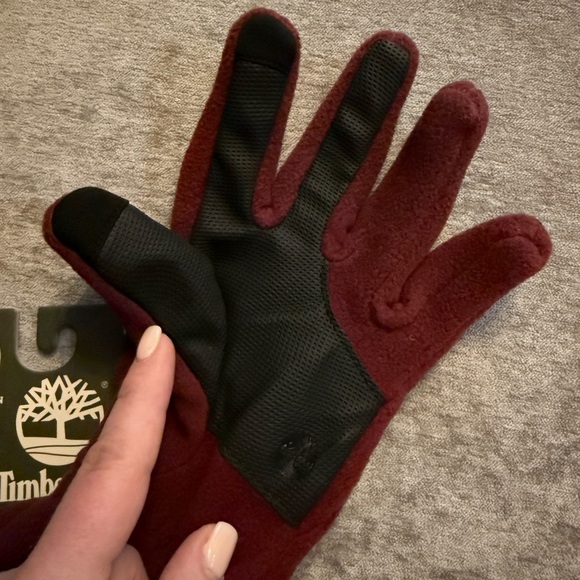 NWT Timberland Men’s Midweight Commuter Gloves, Touch Screen - Red and Black, XL - Picture 4 of 6